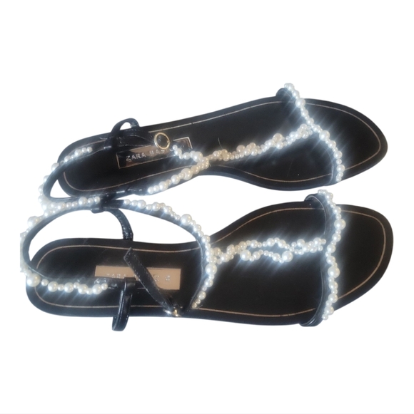 Chic Black Sandals with Pearl Detailing - Picture 2 of 7